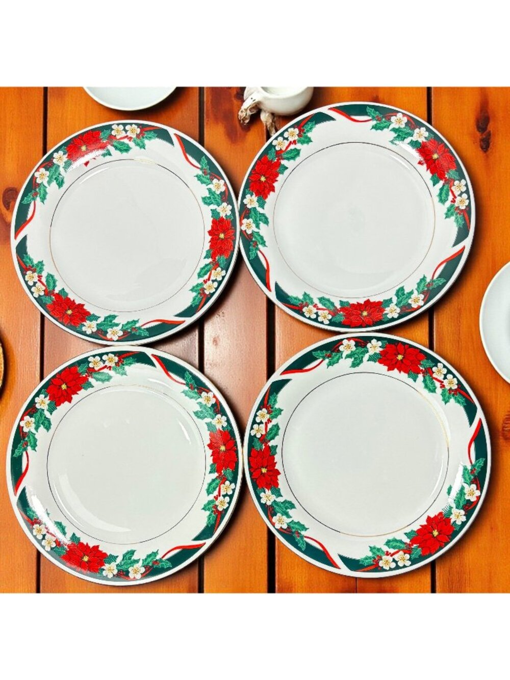 TienShan Deck The Halls Poinsettia Dinner Plates Red/Green Floral Set Of 4 VTG